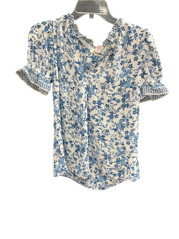 women's T-shirts with maximalist designsBlue Top Short Sleeve Max Studio, Size 9.5