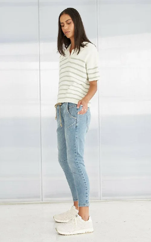 women's denim jeans for a timeless classic lookActive Pearl Embellished Jeans